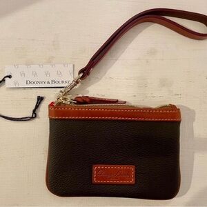 Dooney & Bourke pebble grain wristlet (NWT)